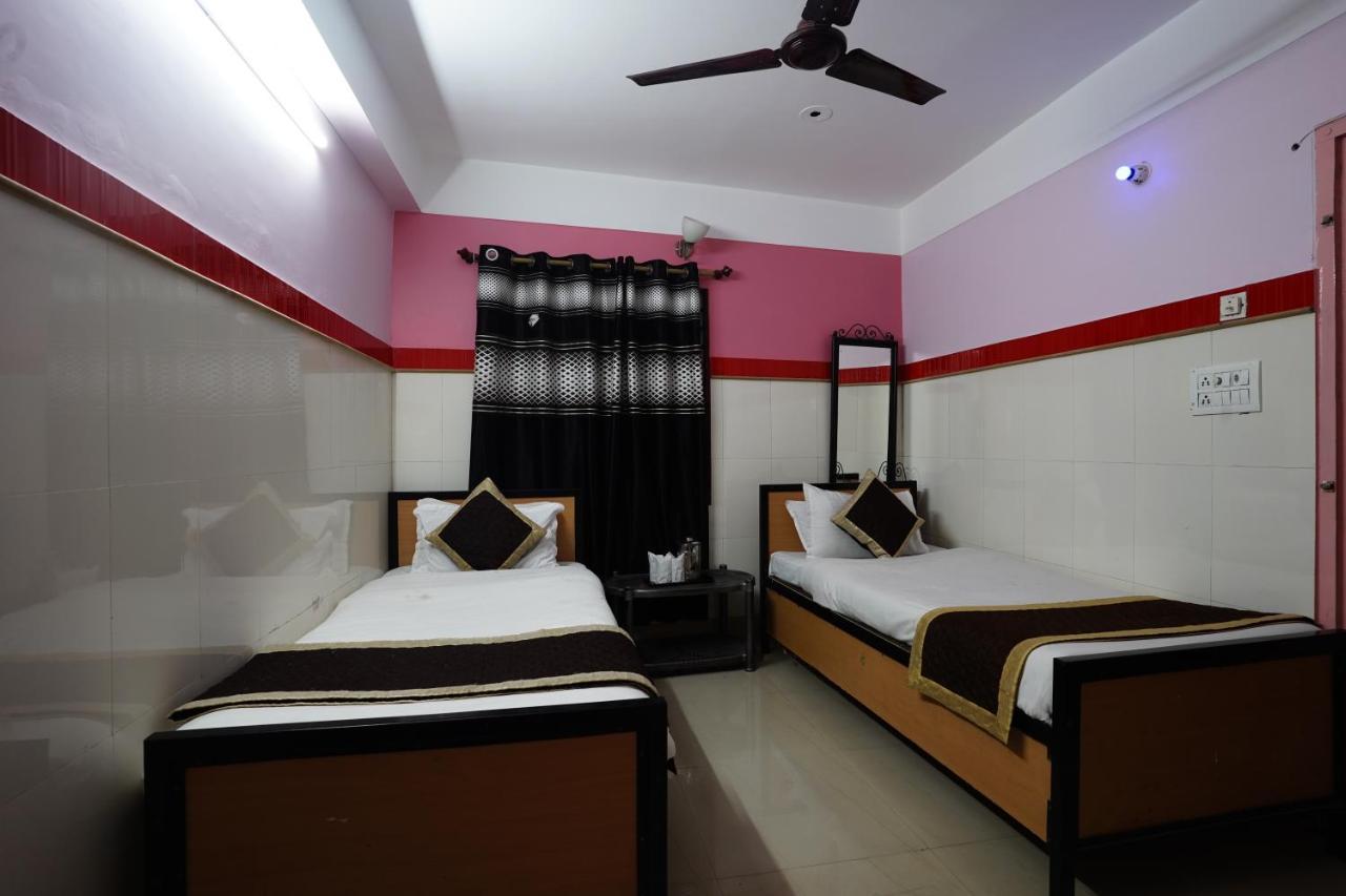 Tirupati Lodge Njp Siliguri Extérieur photo