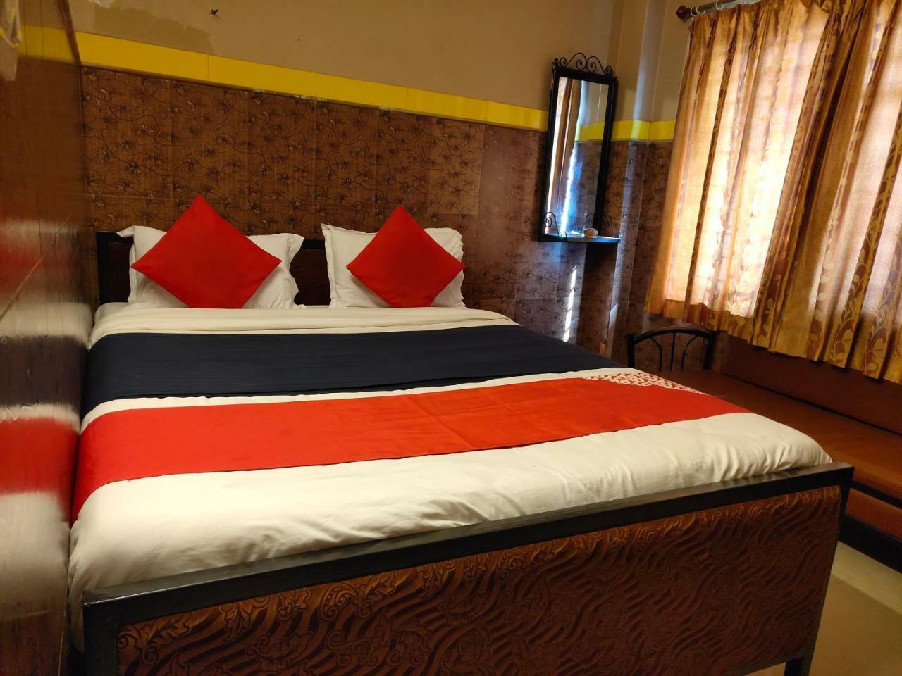 Tirupati Lodge Njp Siliguri Extérieur photo