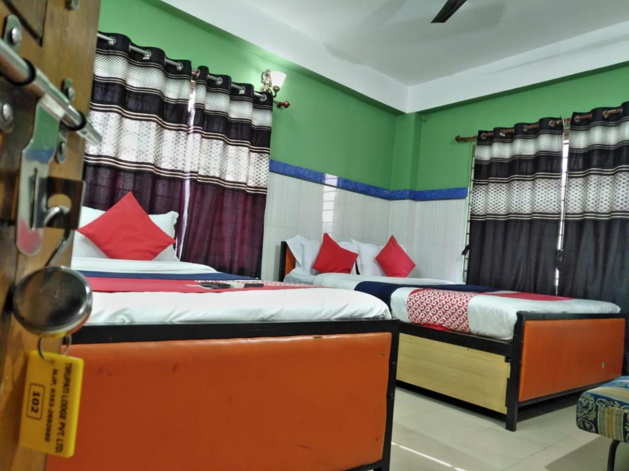 Tirupati Lodge Njp Siliguri Extérieur photo