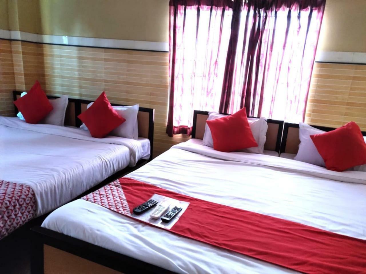 Tirupati Lodge Njp Siliguri Extérieur photo