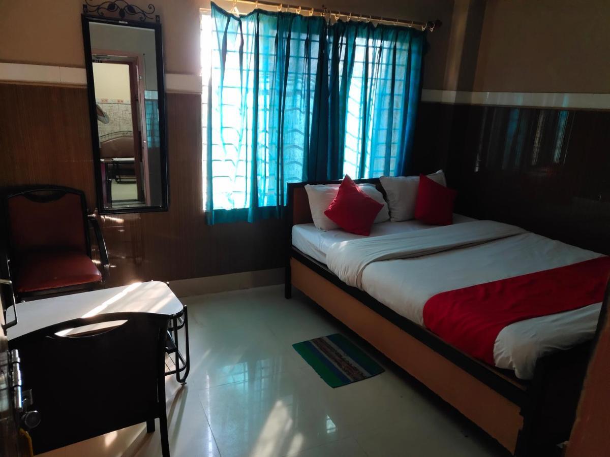 Tirupati Lodge Njp Siliguri Extérieur photo